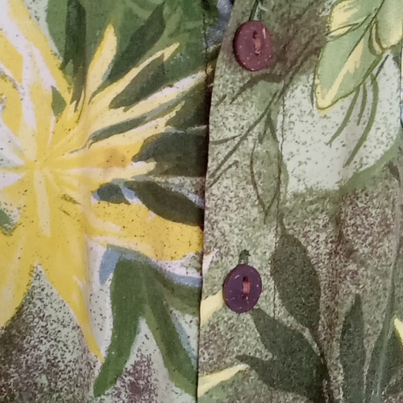 XL boy's hawaiian shirt with coconut shell buttons - Picture 5 of 5